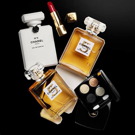 chanel holiday edition 2021|chanel no 5 holiday.